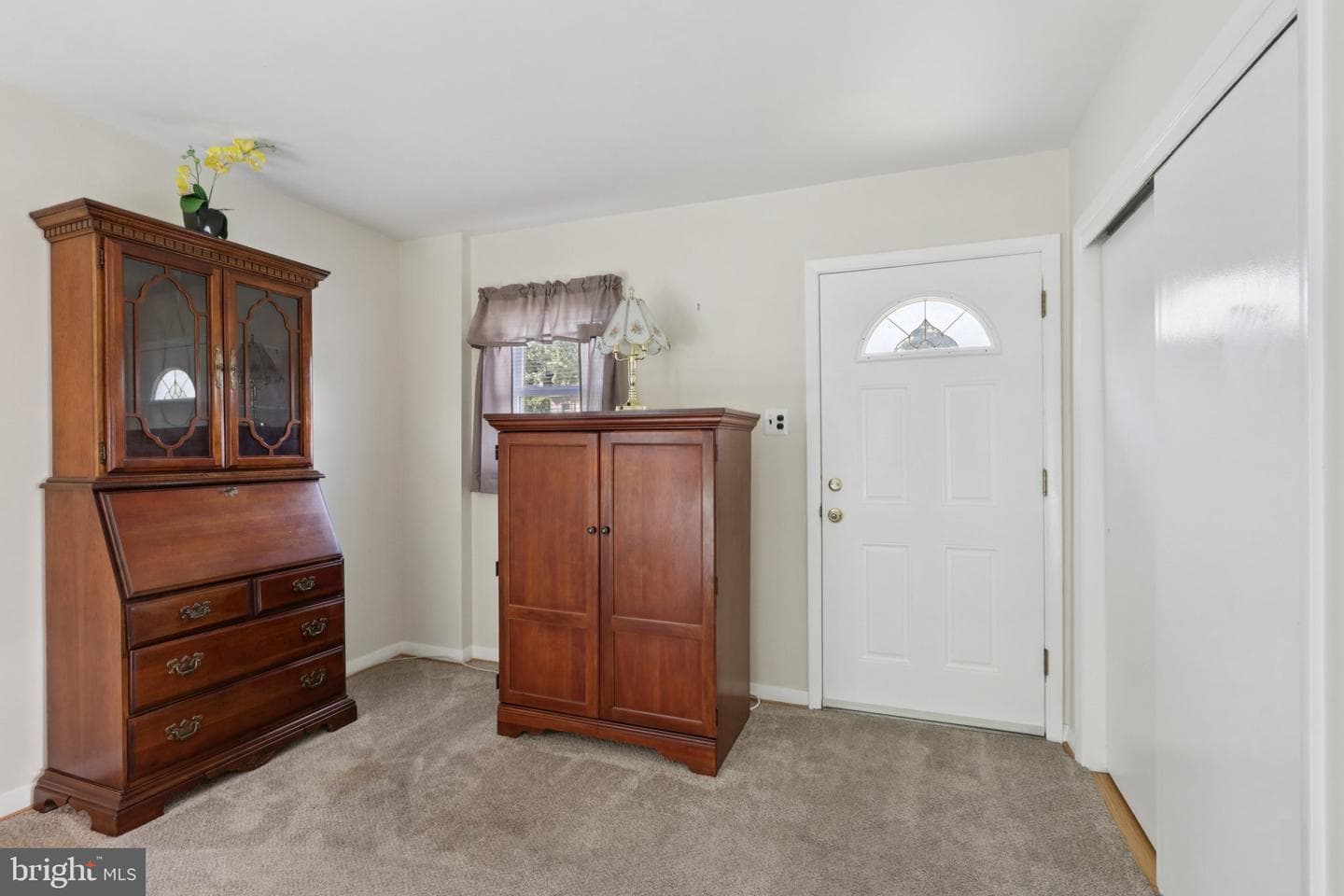 910 Glenroy Road photo 9