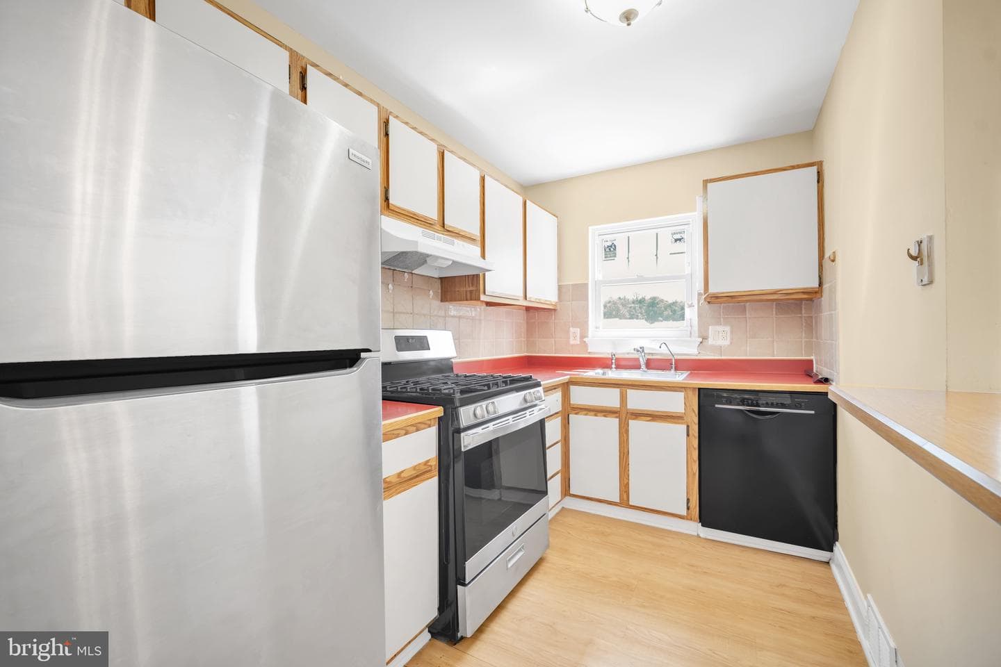 9376 Neil Road #a photo 7