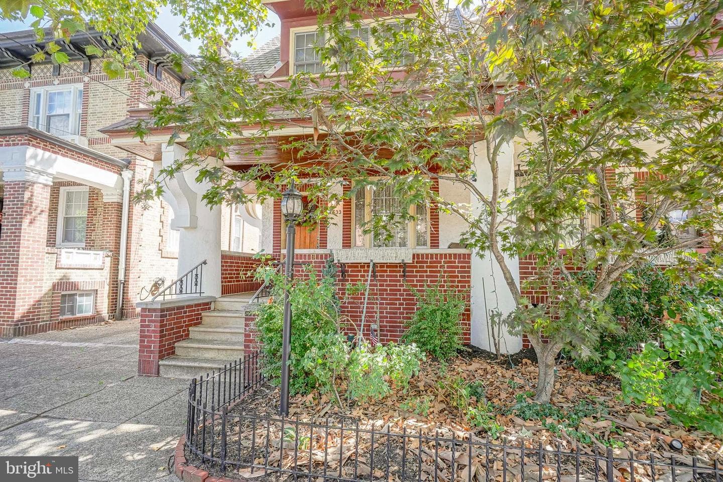 2533 S Lambert Street photo 3