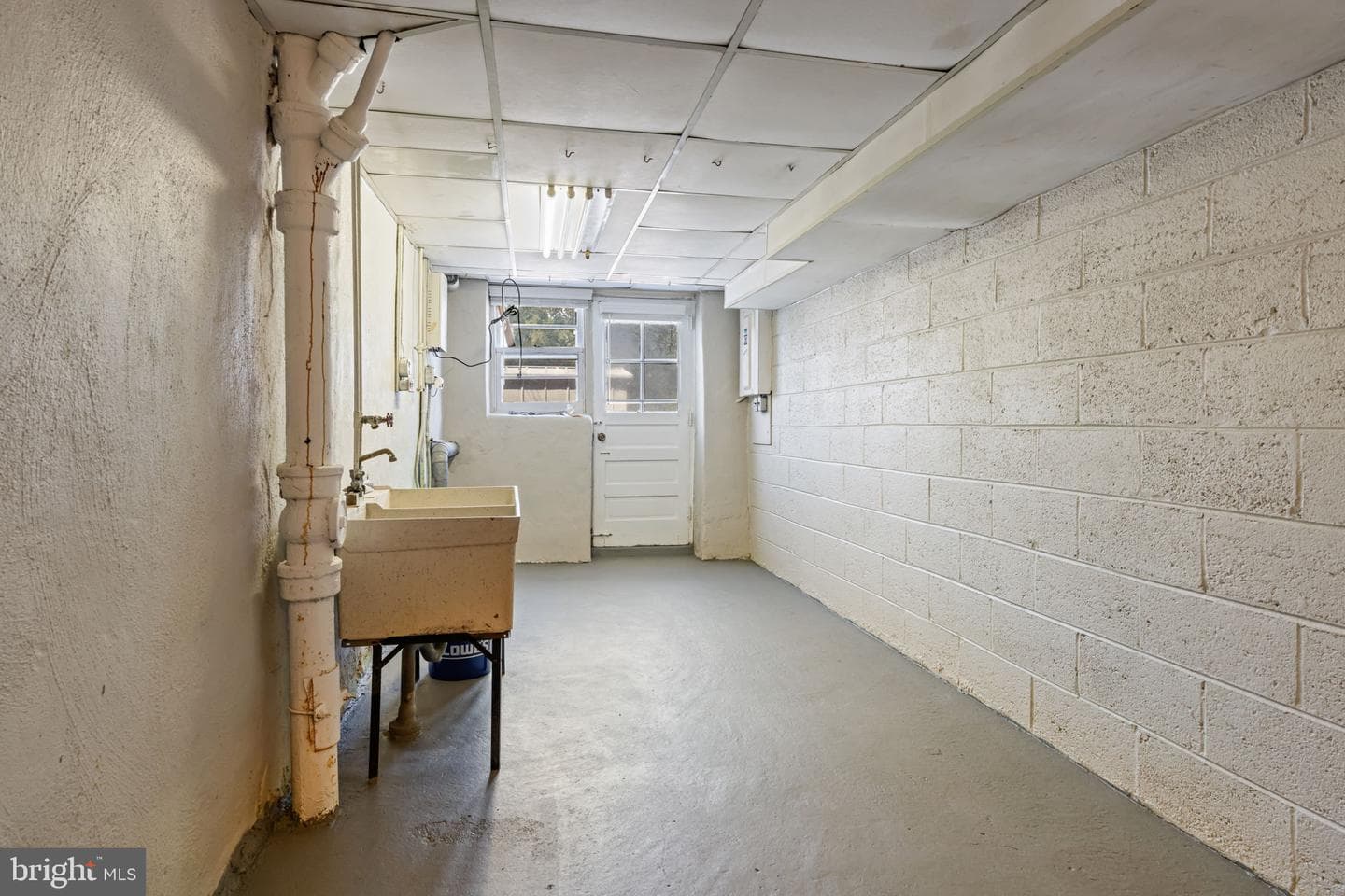 8614 Agusta Street photo 22