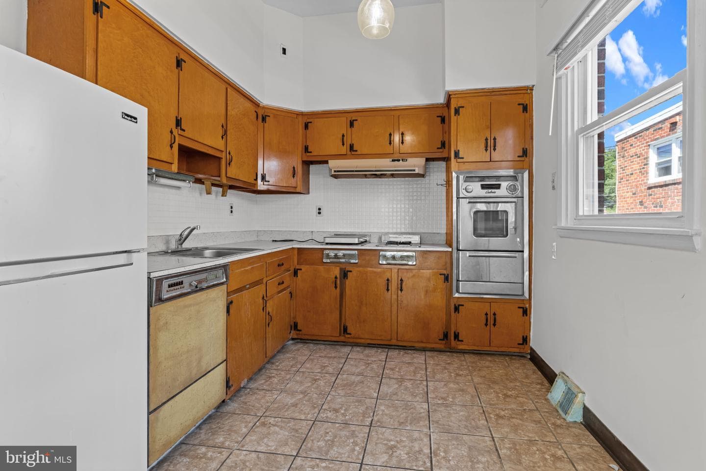 8614 Agusta Street photo 9