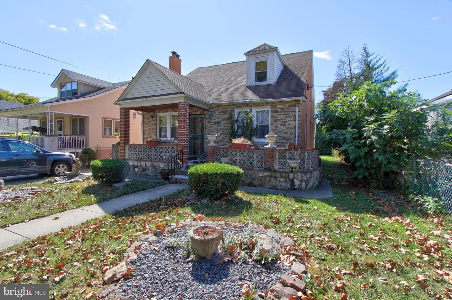 1336 Longshore Avenue photo 3