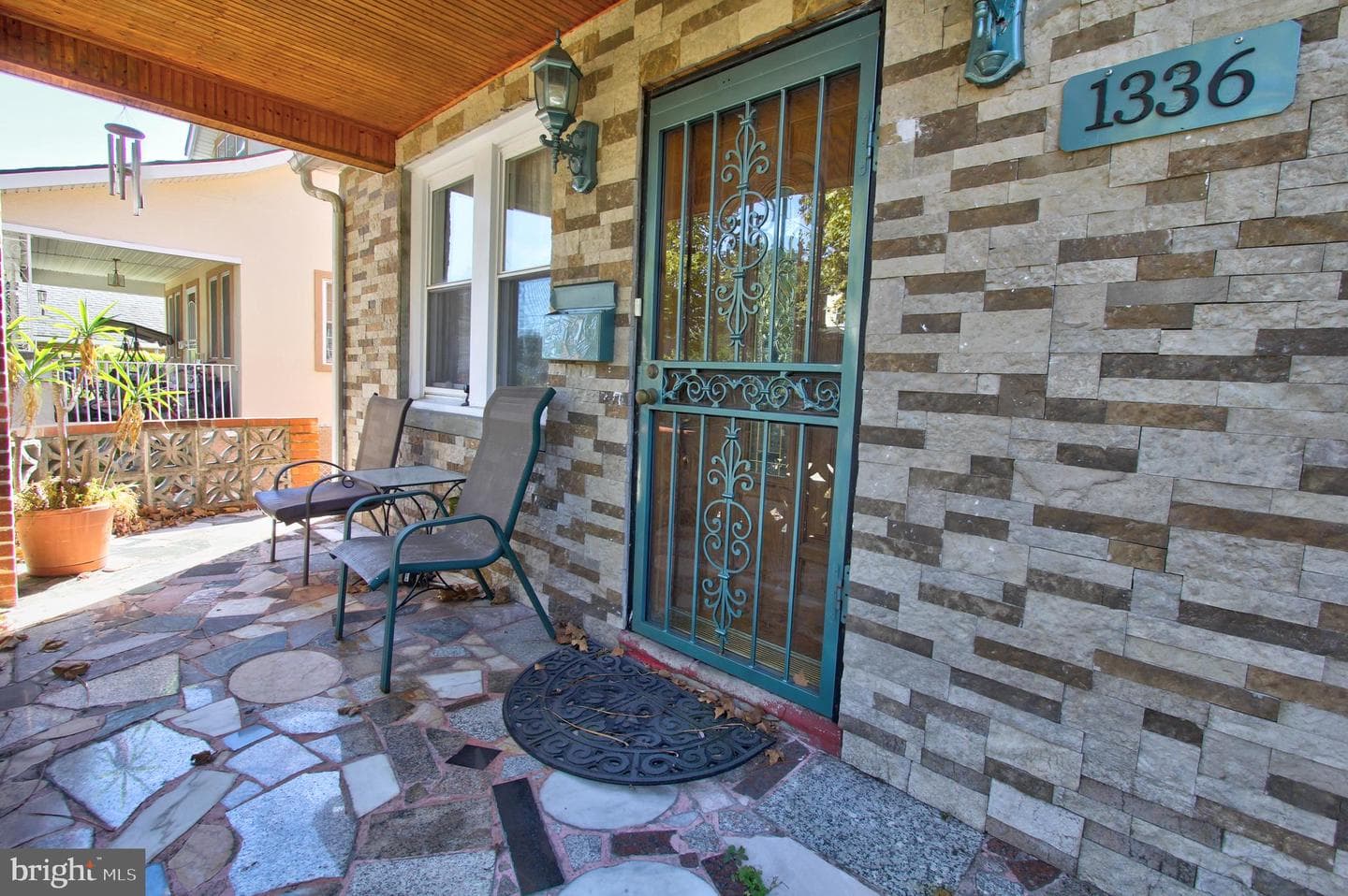 1336 Longshore Avenue photo 4