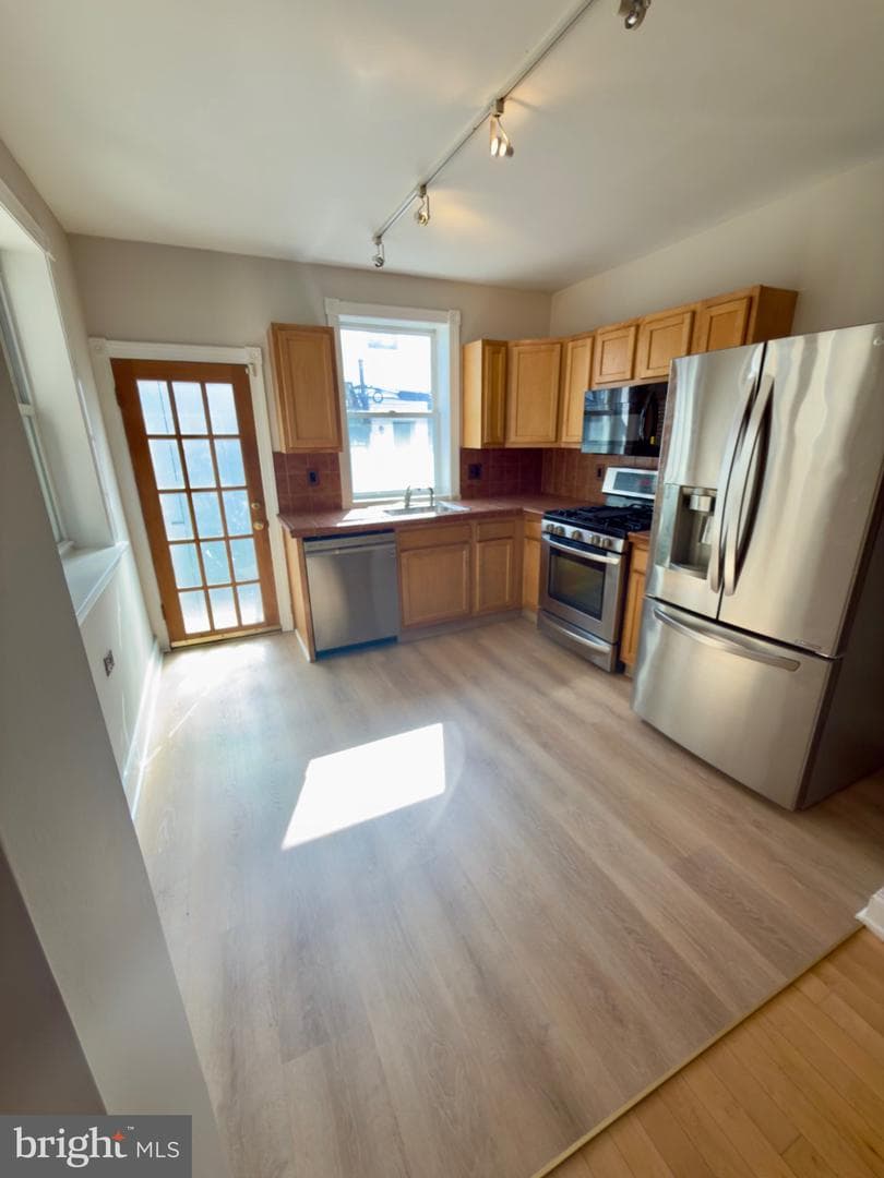 2733 S Cleveland Street photo 8