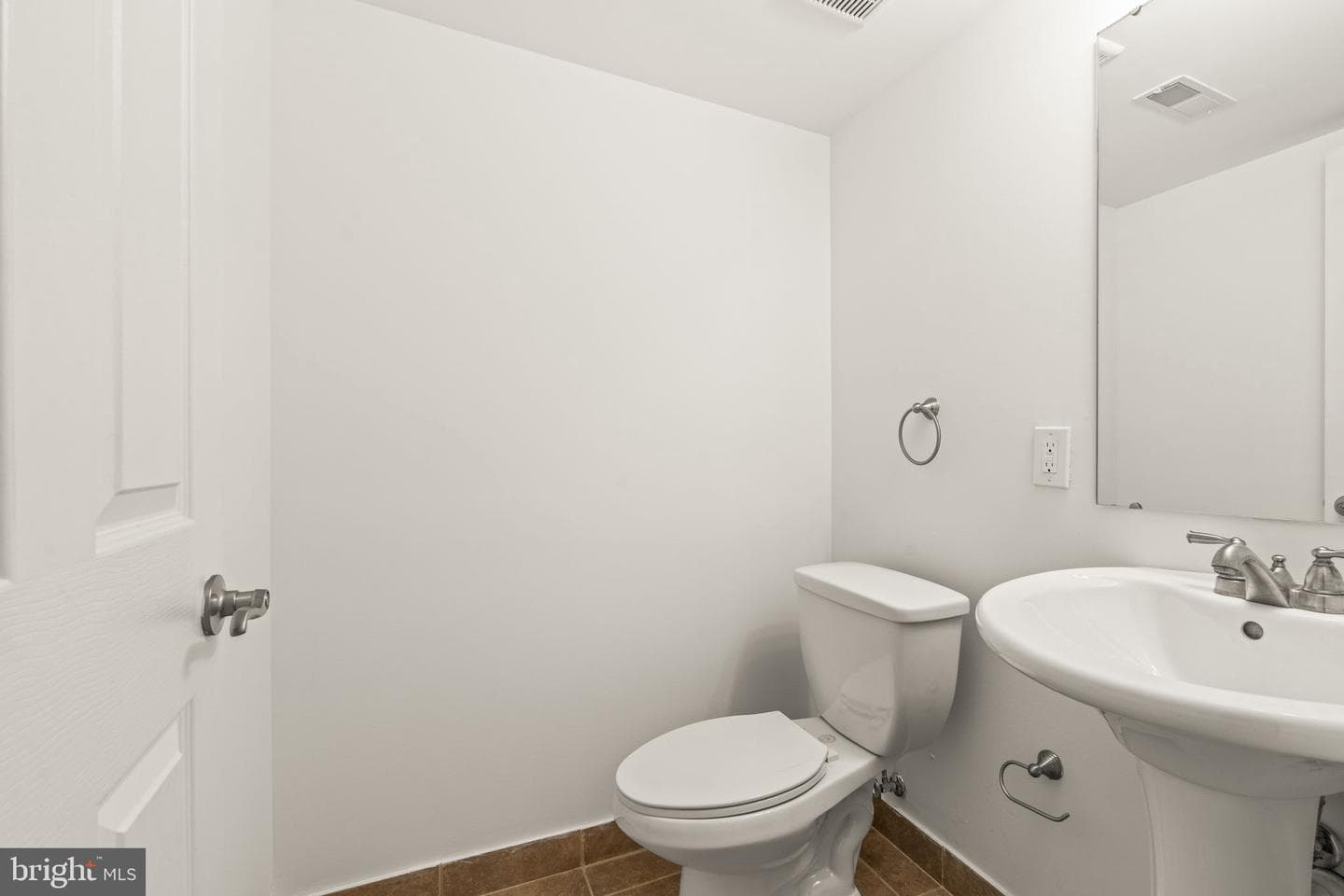 1011 S Dorrance Street photo 16