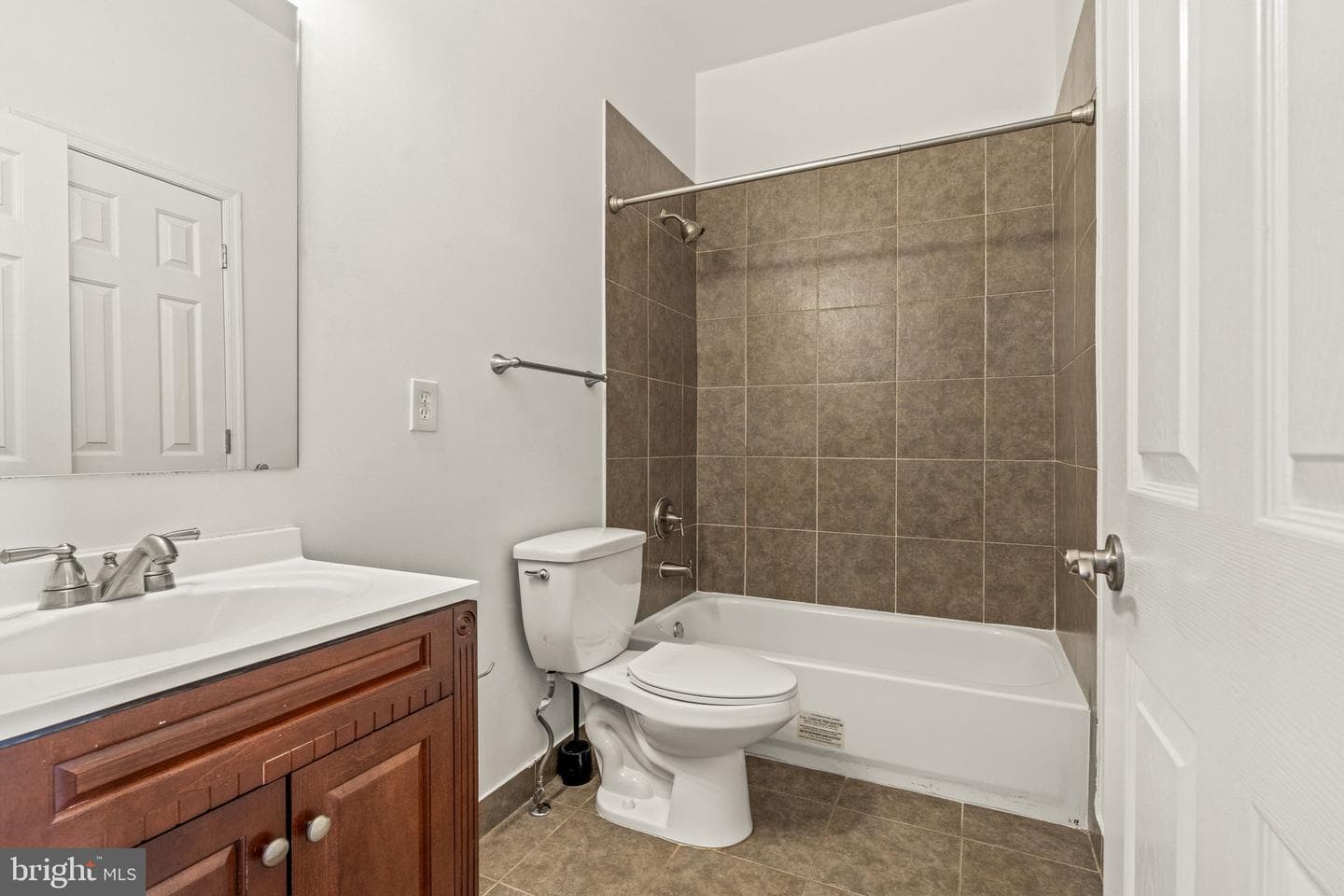 1011 S Dorrance Street photo 20