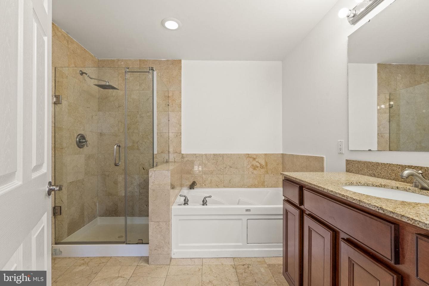 1011 S Dorrance Street photo 29