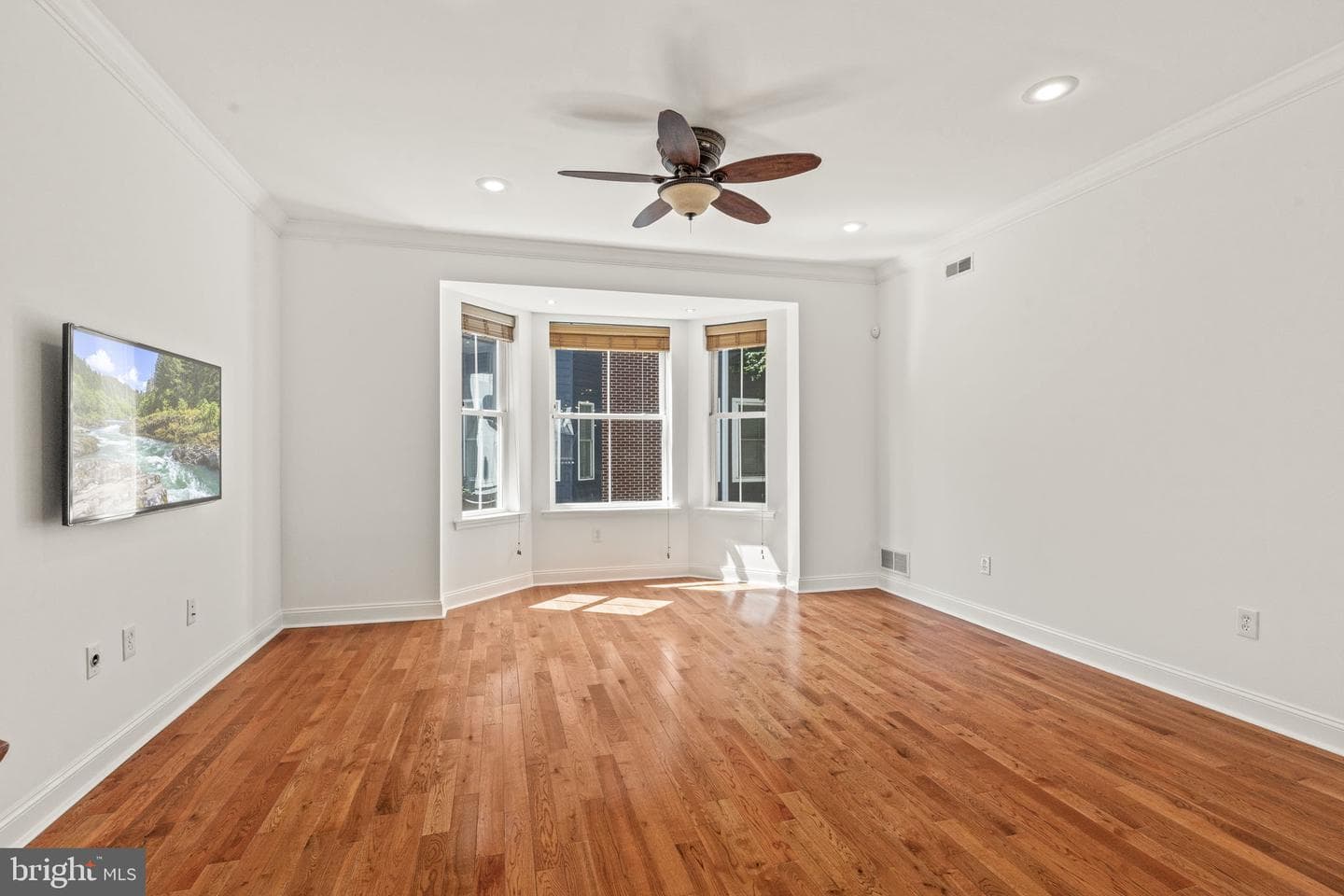 1011 S Dorrance Street photo 4