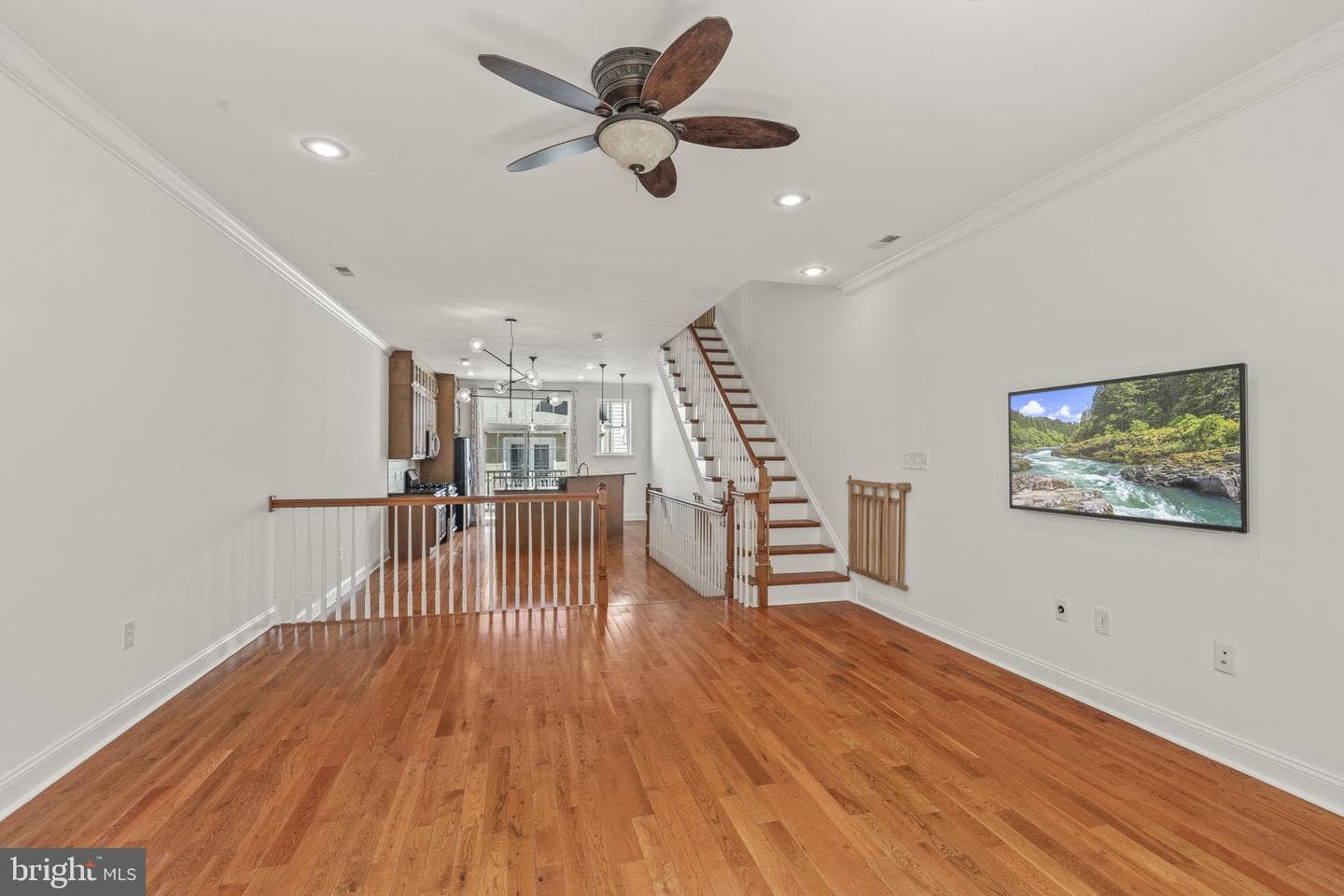 1011 S Dorrance Street photo 5