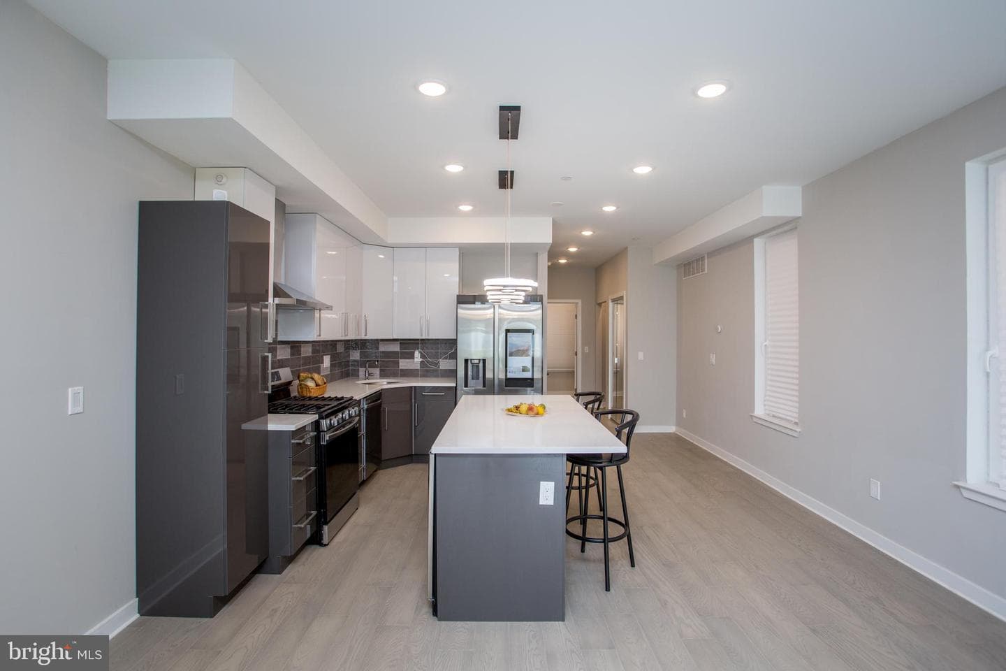 1214 E Fletcher Street photo 16