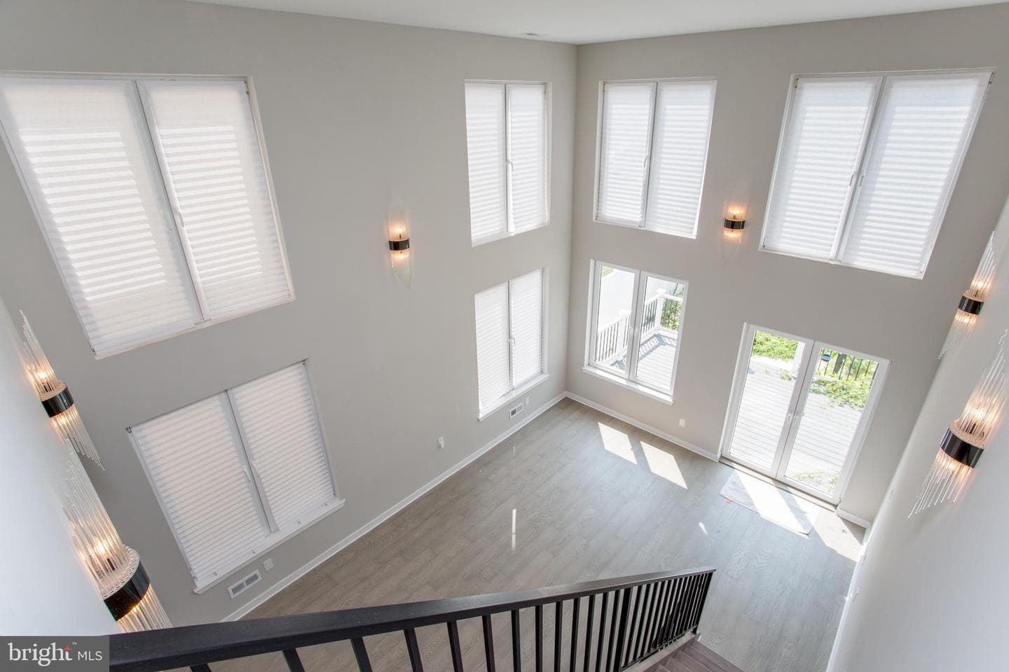 1214 E Fletcher Street photo 25