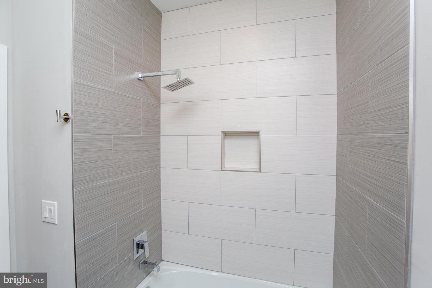 1214 E Fletcher Street photo 35