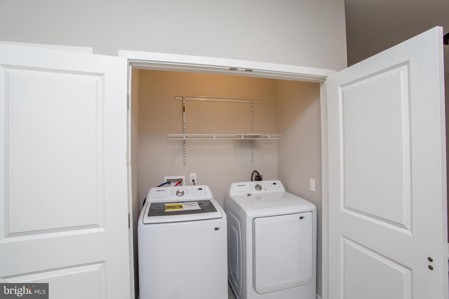 1214 E Fletcher Street photo 42