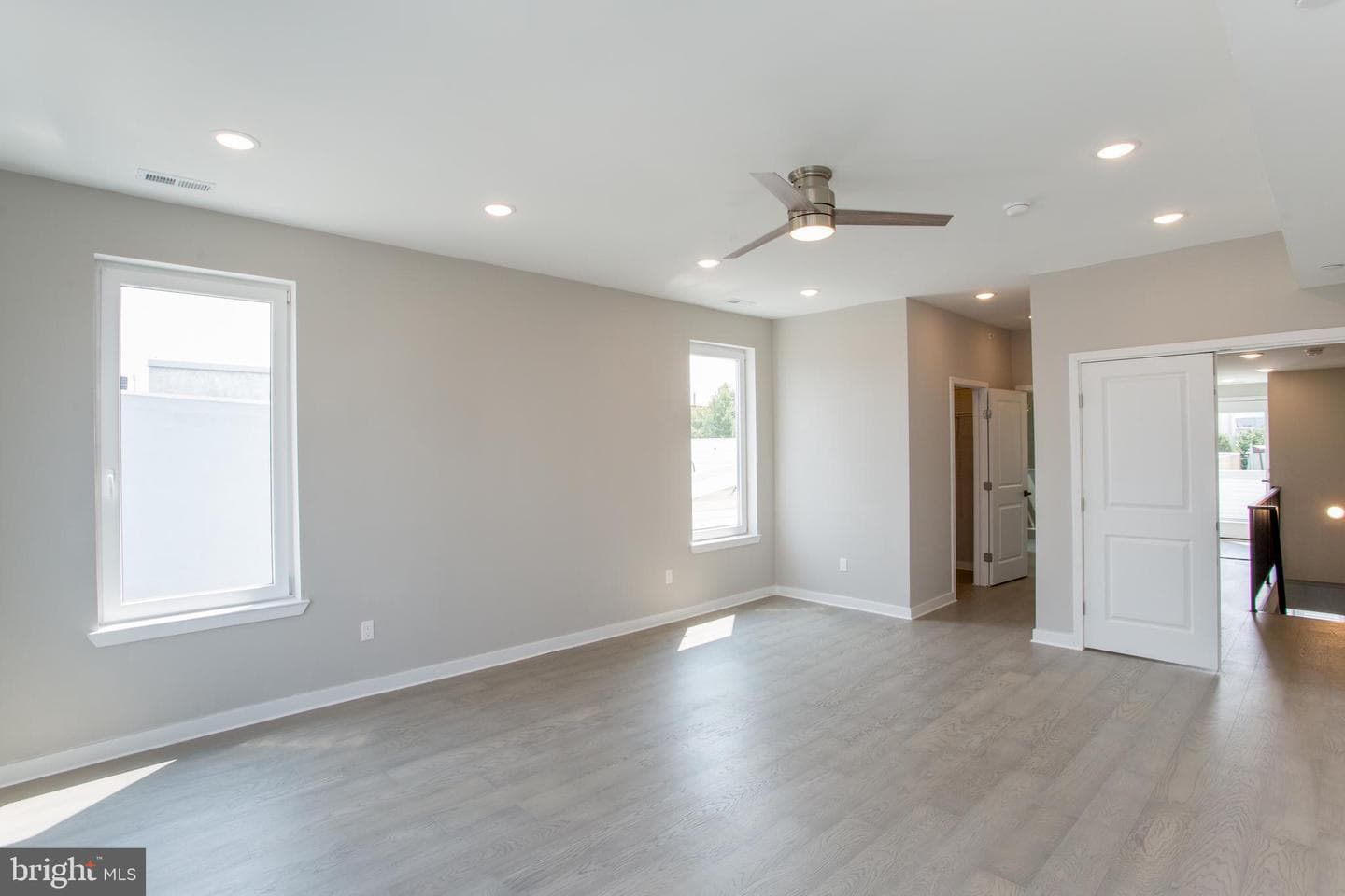 1214 E Fletcher Street photo 46