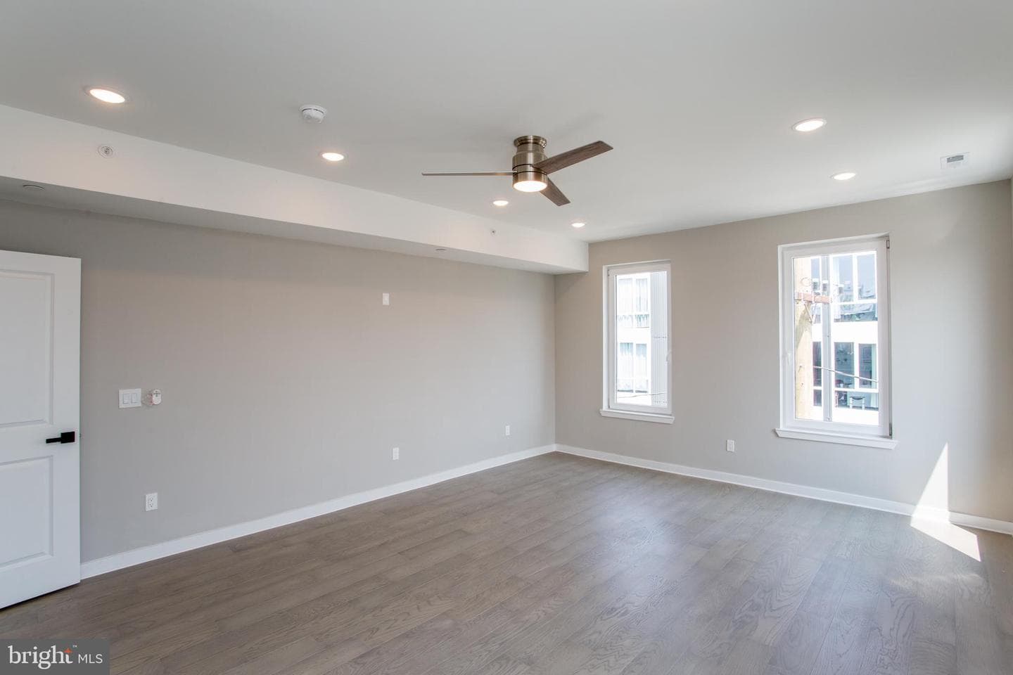 1214 E Fletcher Street photo 49