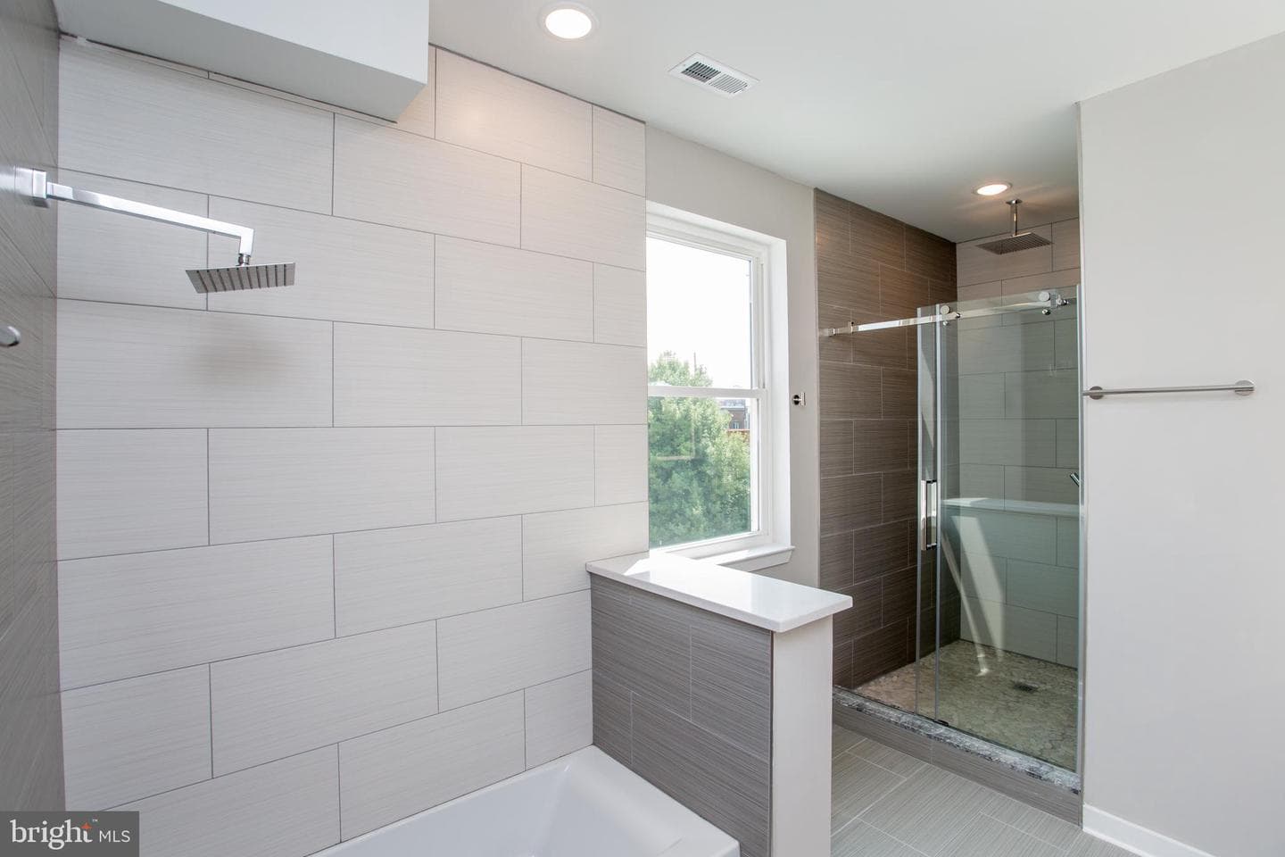 1214 E Fletcher Street photo 51