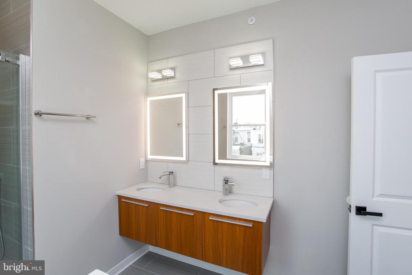 1214 E Fletcher Street photo 52