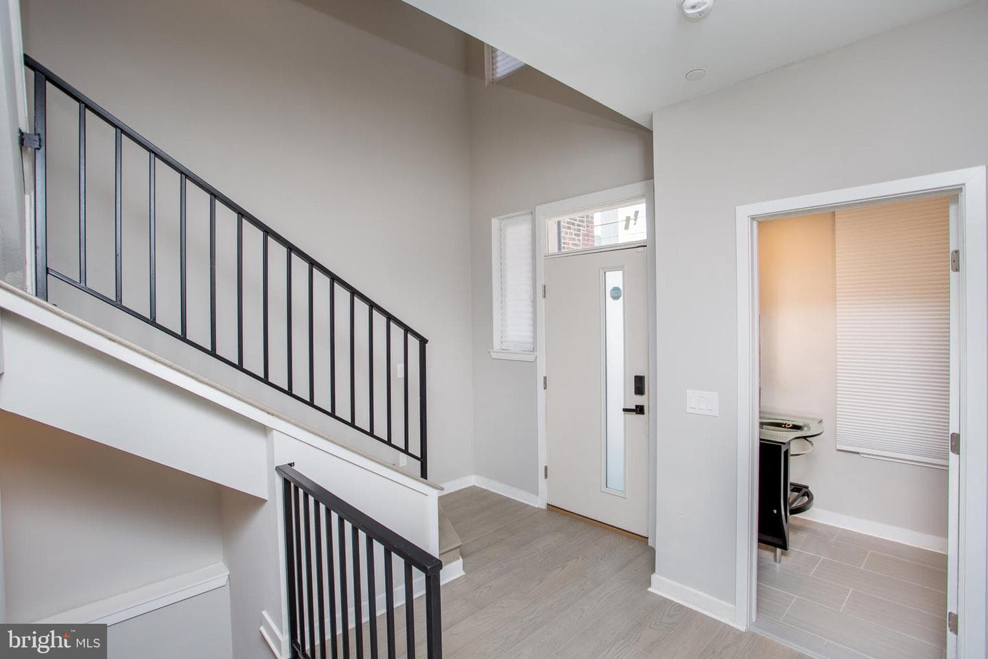 1214 E Fletcher Street photo 6