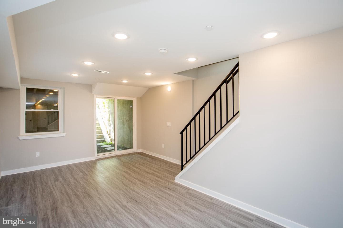 1214 E Fletcher Street photo 66