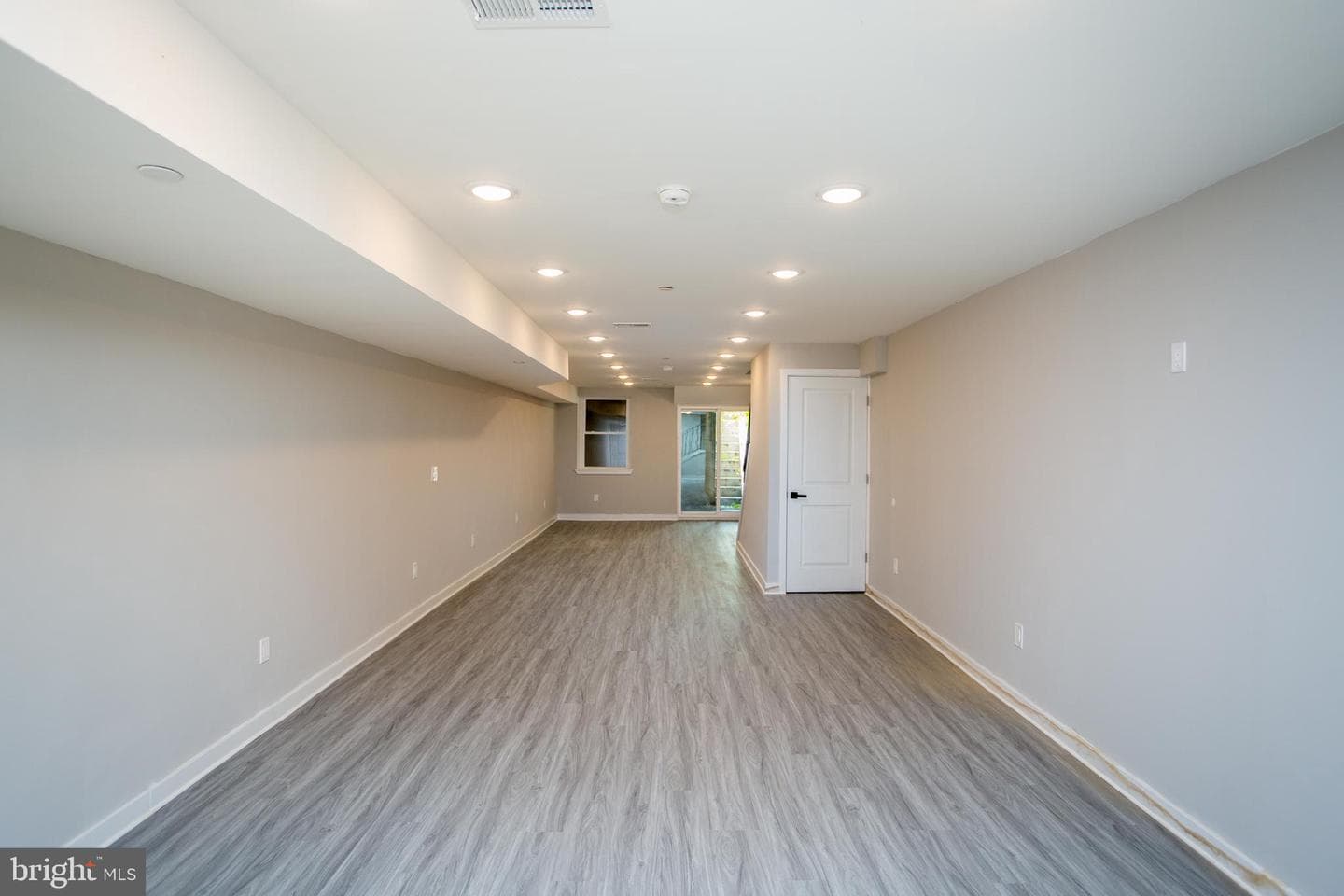 1214 E Fletcher Street photo 69