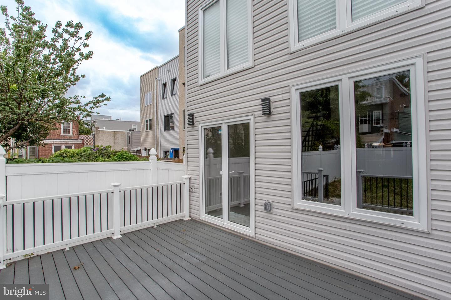 1214 E Fletcher Street photo 72