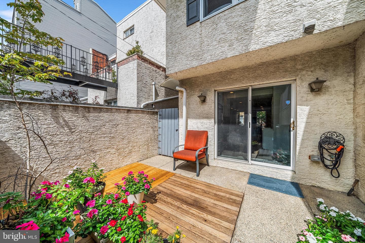 2140 Catharine Street photo 13