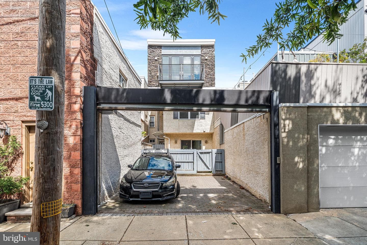2140 Catharine Street photo 14