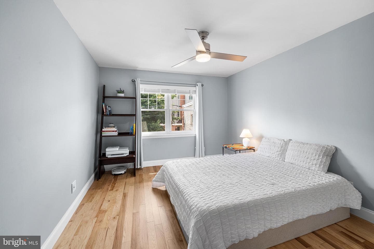 2140 Catharine Street photo 18