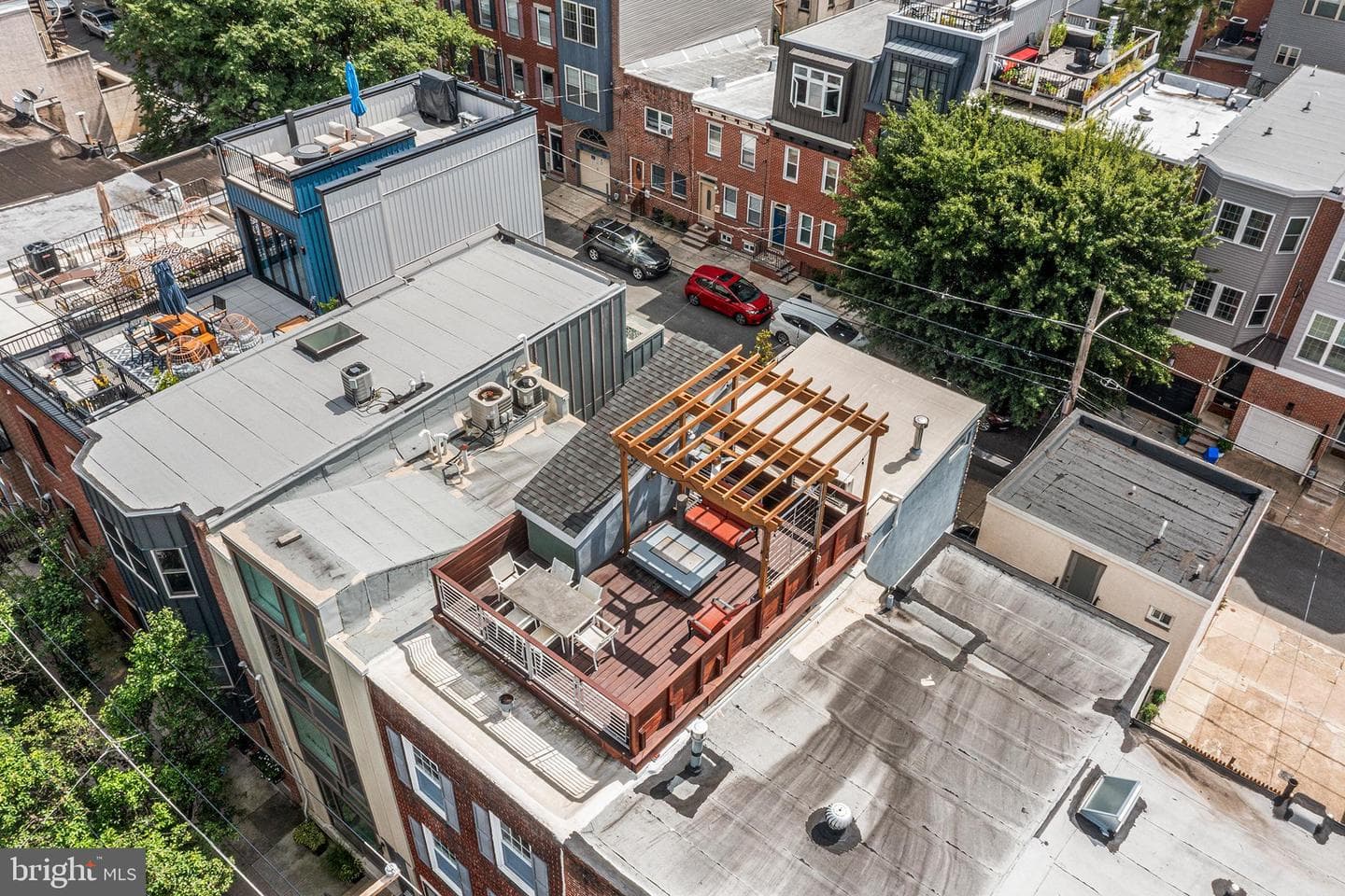 2140 Catharine Street photo 44
