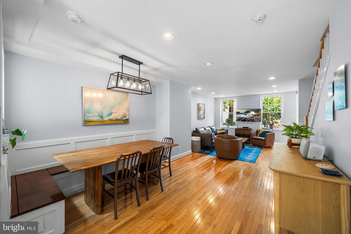 2140 Catharine Street photo 6