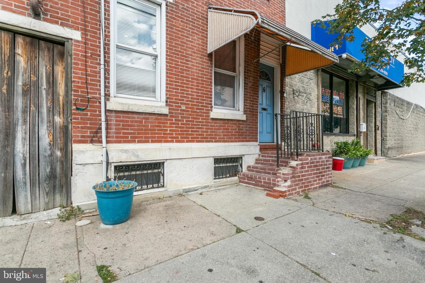1140 S 6th Street photo 2