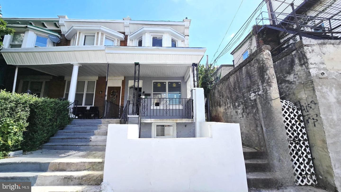 2811 N Croskey Street photo 1