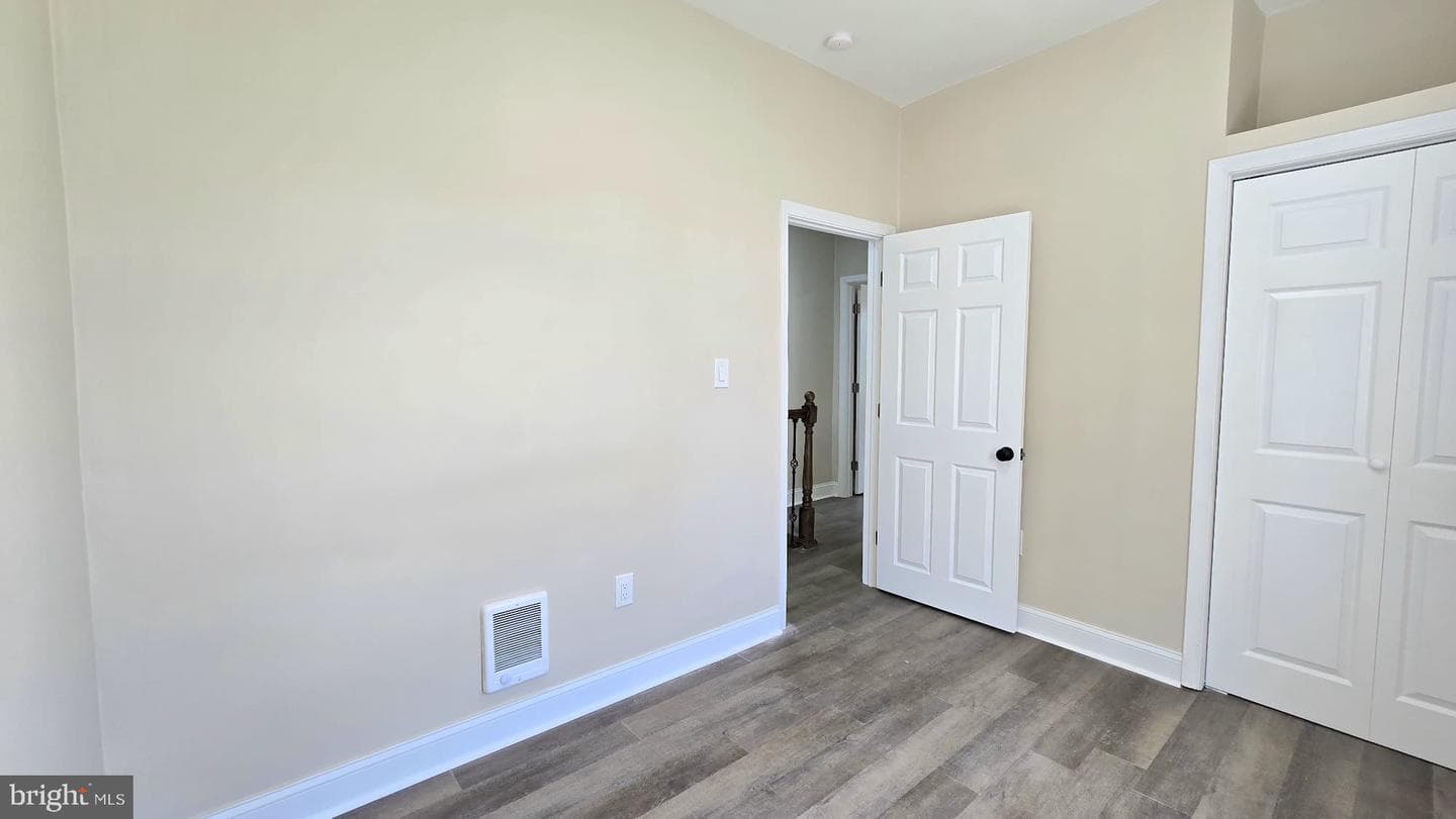 2811 N Croskey Street photo 26