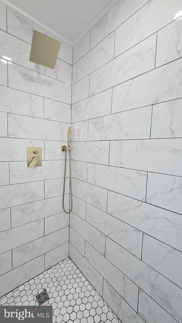 2811 N Croskey Street photo 33