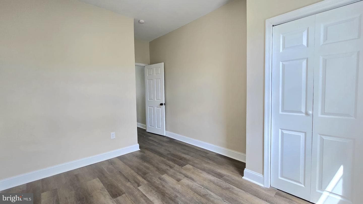 2811 N Croskey Street photo 37