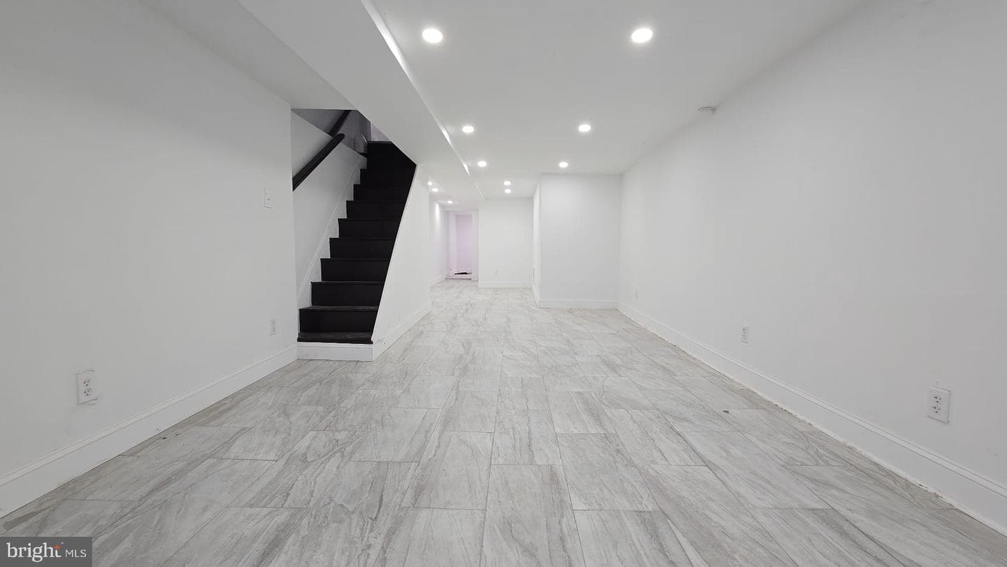 2811 N Croskey Street photo 41