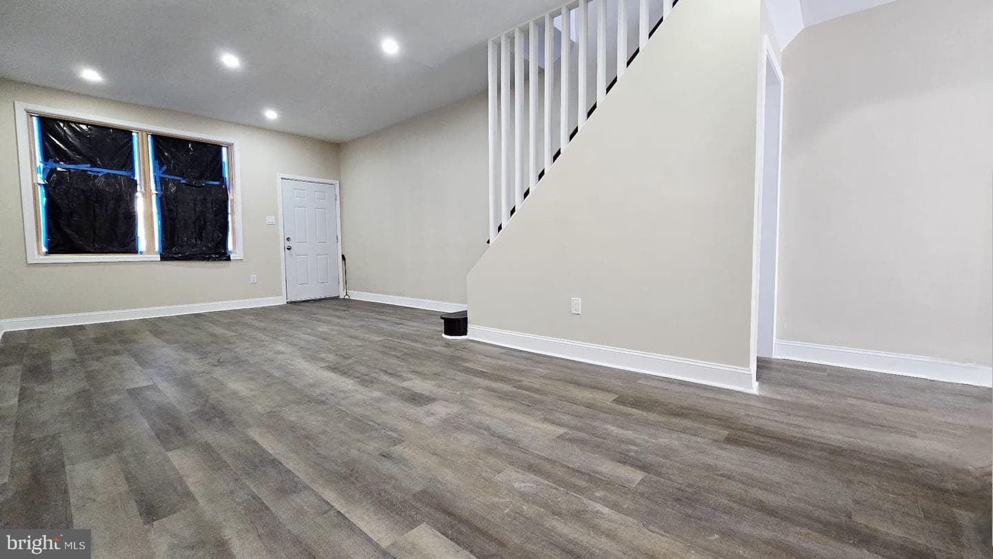 2811 N Croskey Street photo 5