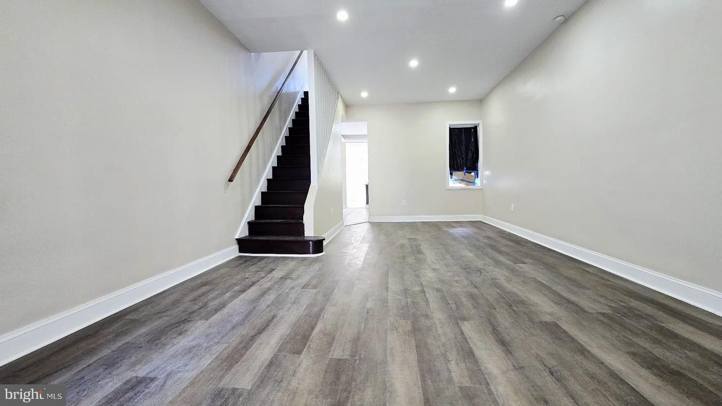 2811 N Croskey Street photo 6