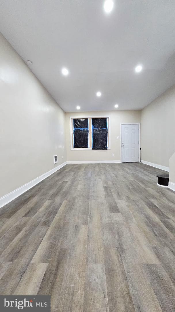 2811 N Croskey Street photo 9
