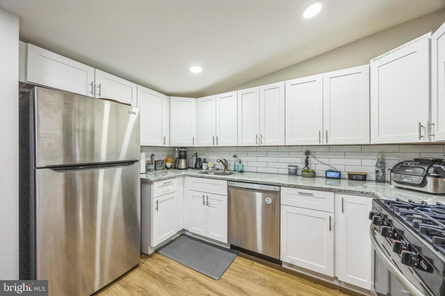 4702 Almond Street photo 8