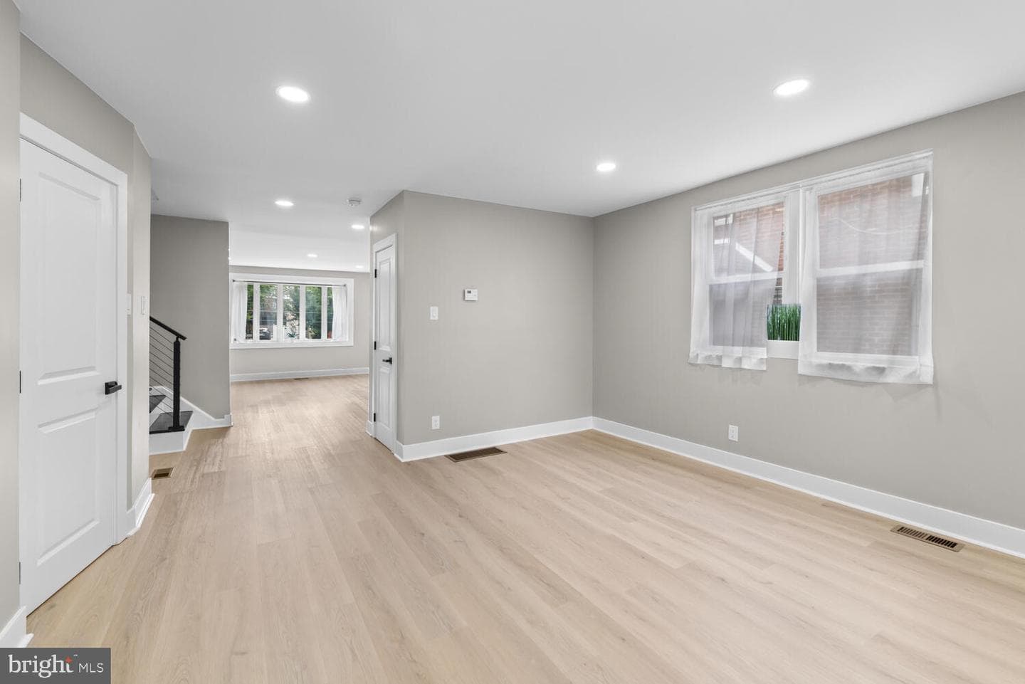 1051 E Vernon Road photo 11