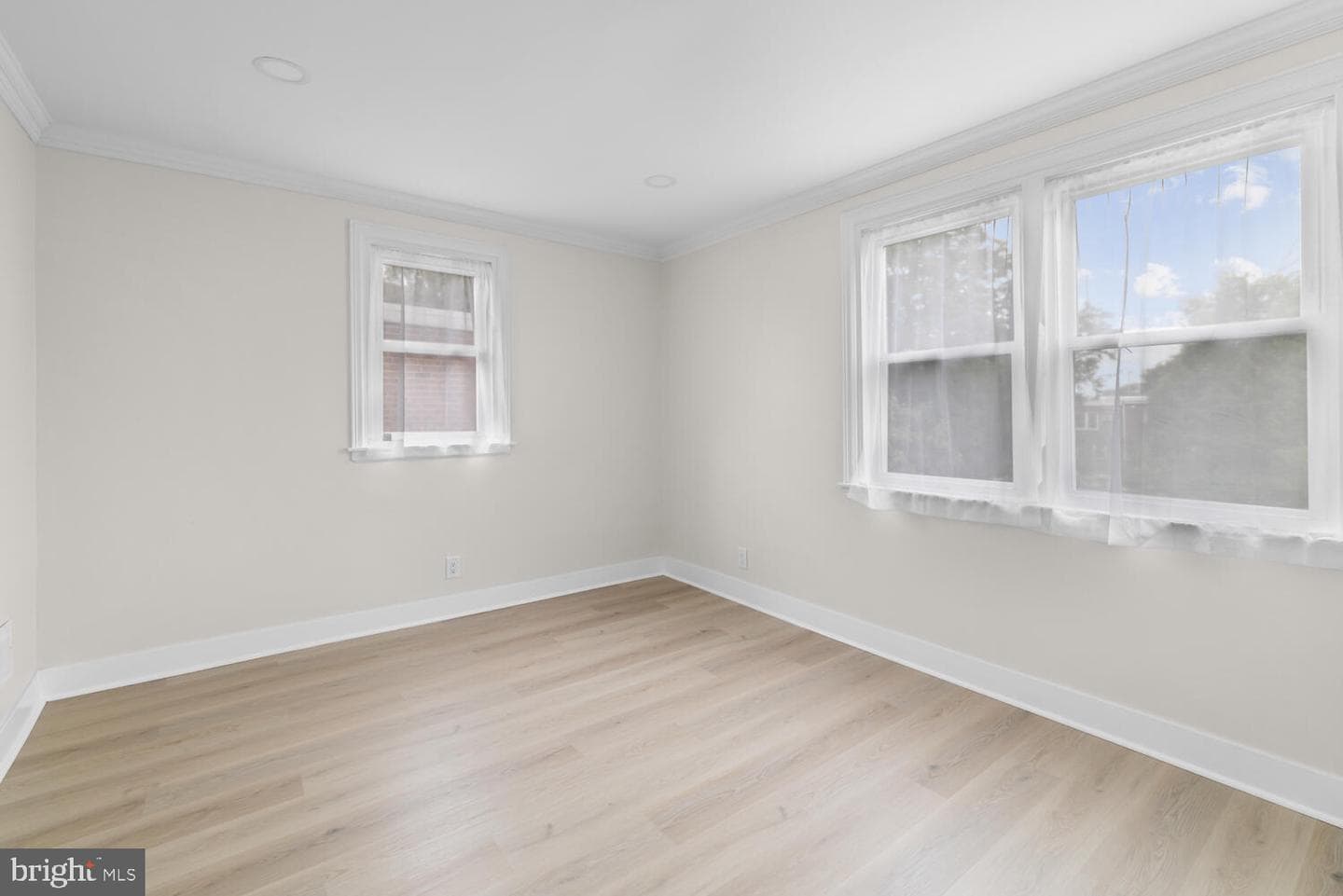 1051 E Vernon Road photo 13