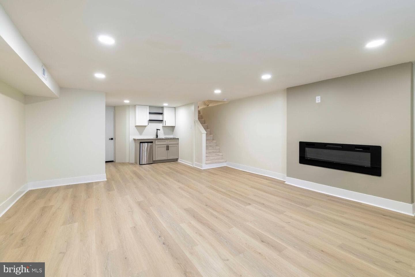 1051 E Vernon Road photo 36
