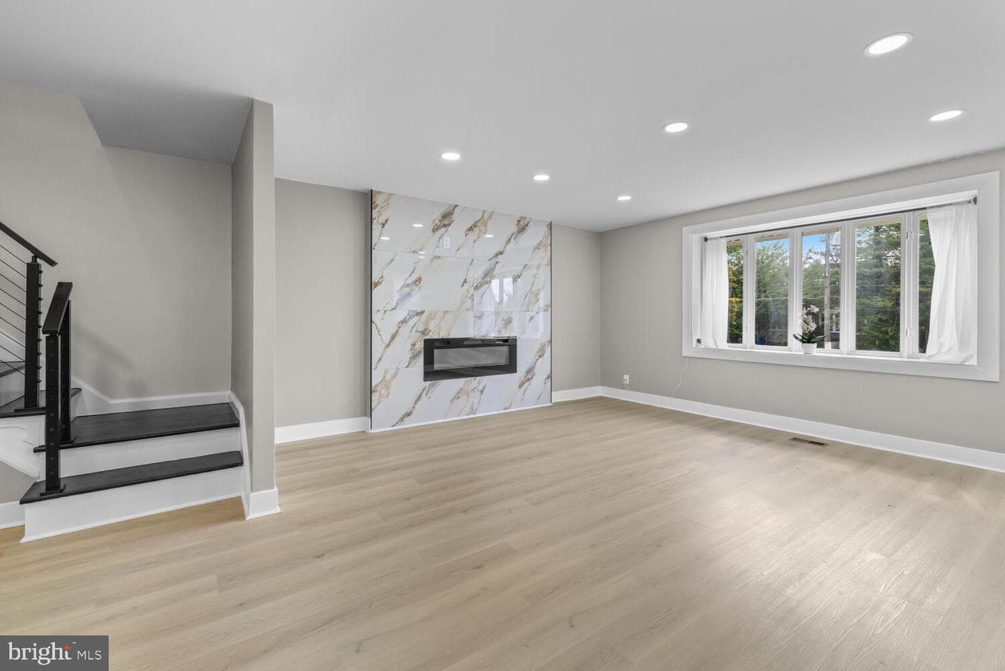 1051 E Vernon Road photo 5