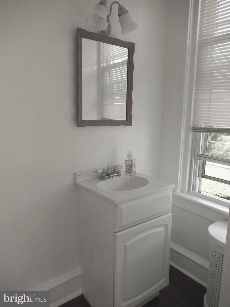 6453 N Smedley Street photo 27