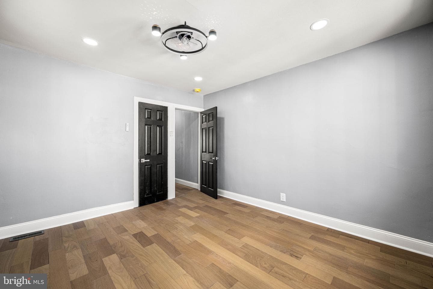 3203 W Allegheny Avenue photo 20
