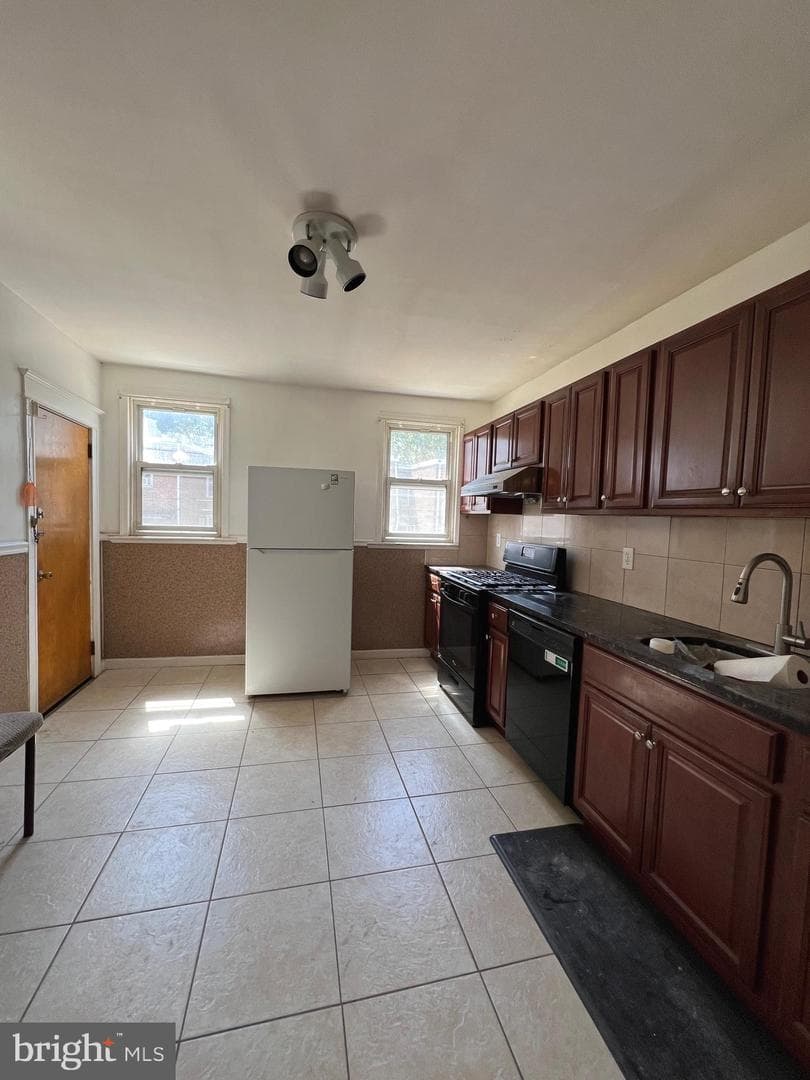3430 Friendship Street photo 5
