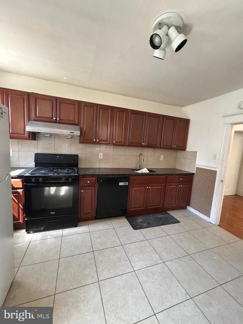 3430 Friendship Street photo 6