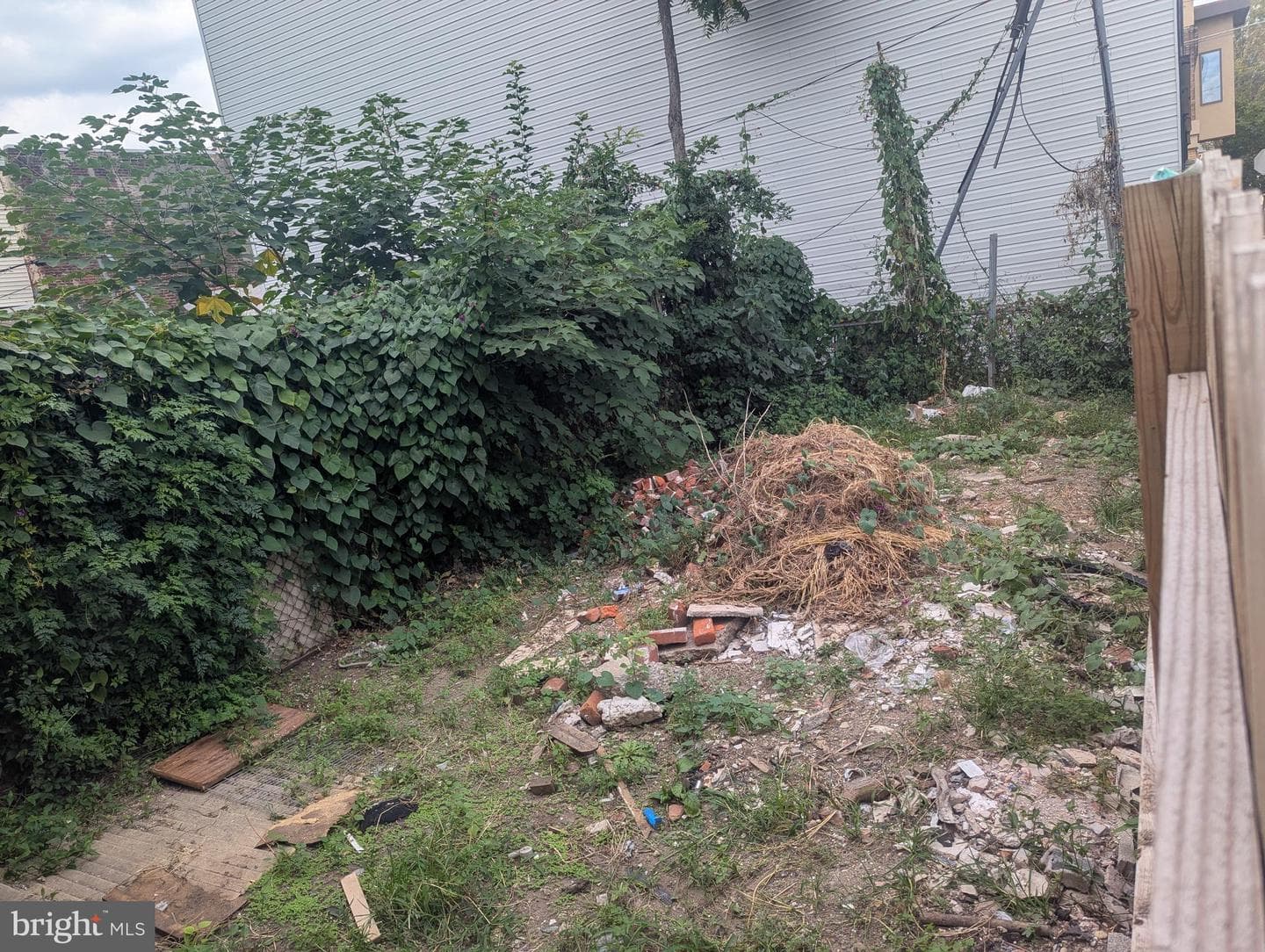 2622 Almond St photo 27