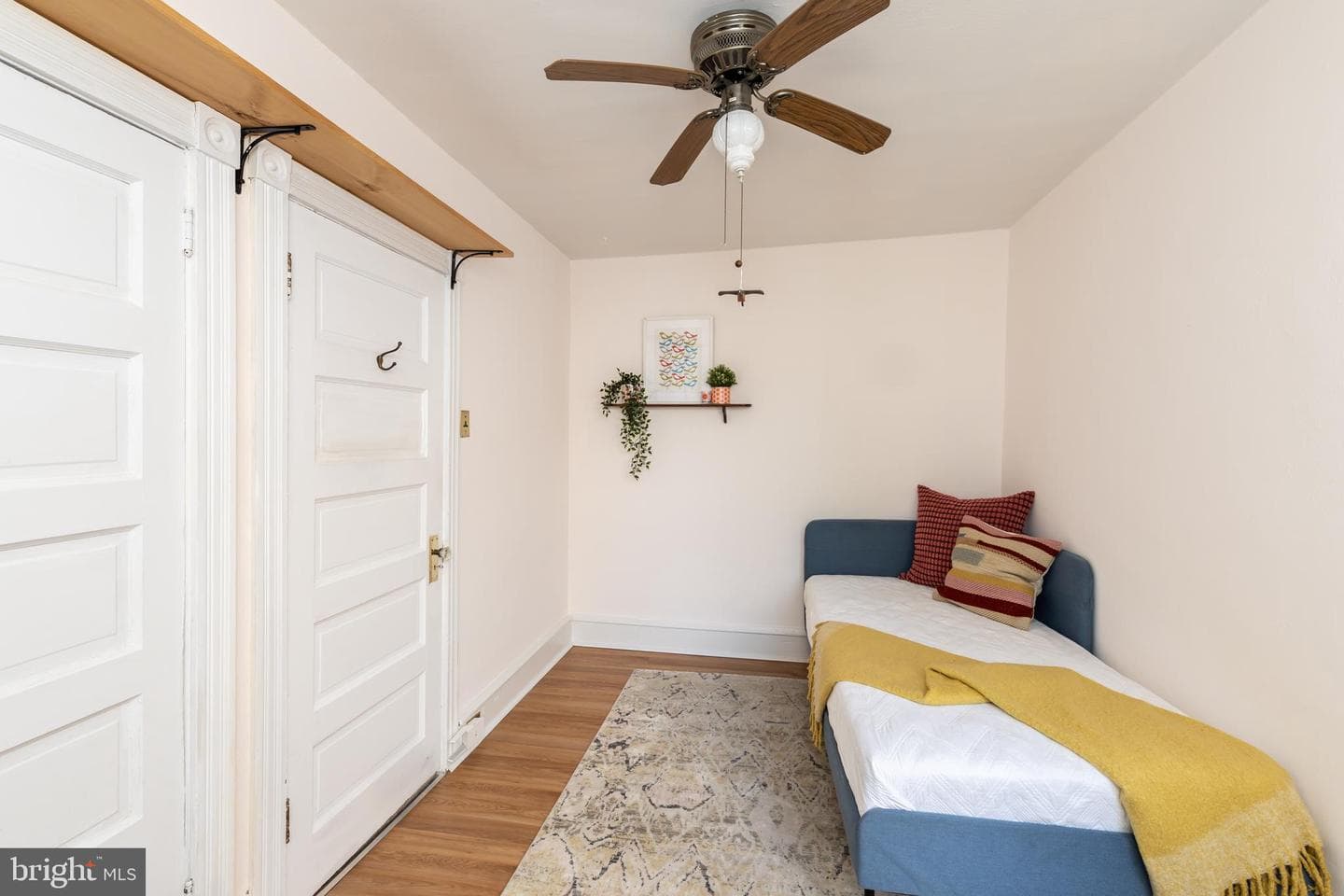 126 W Pomona Street photo 18